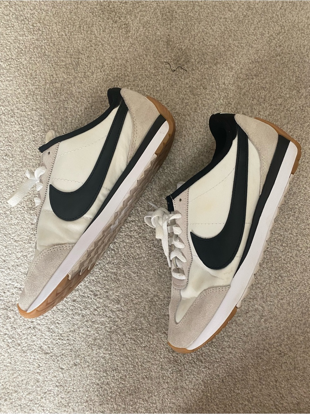 Nike women’s Cream & Black Retro Runner Sneakers